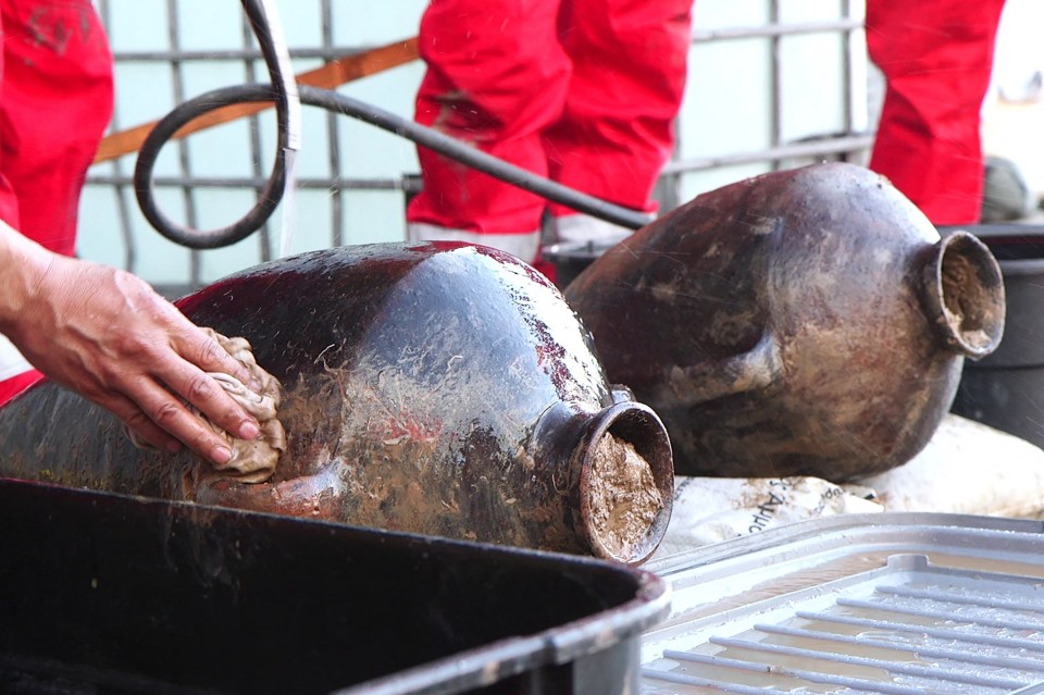 The incredible jars found at the bottom of the Mediterranean