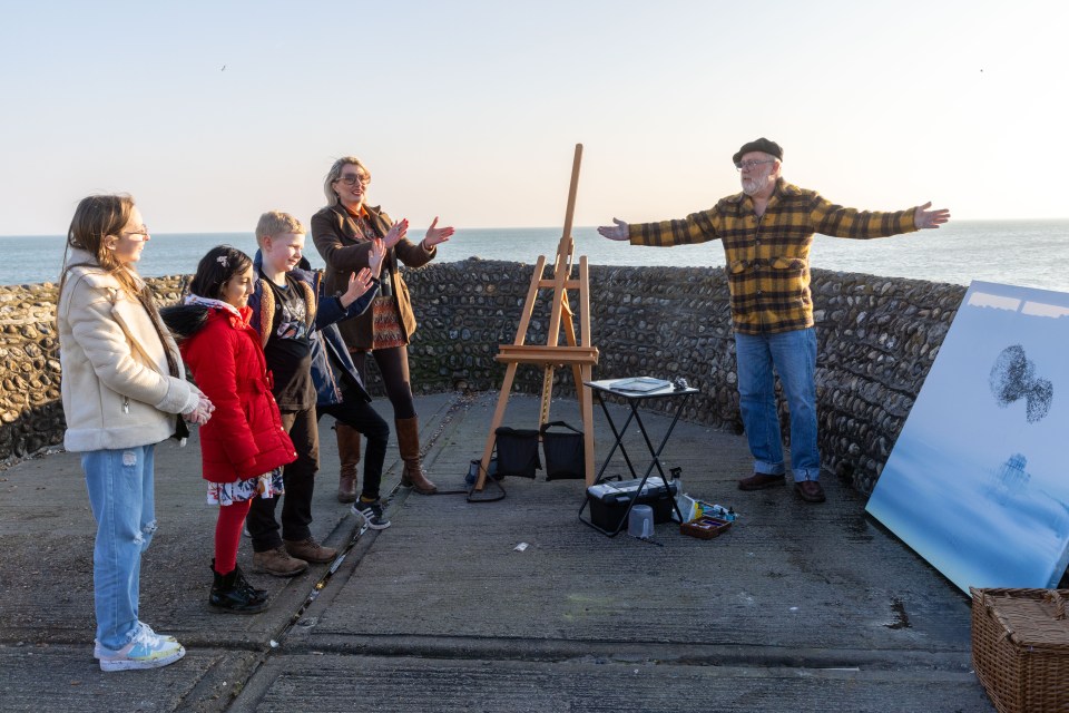 Its springtime and the perfect opportunity for children to connect with common and urban birds, discovering the wonders they have to offer right on our doorstep..In this kids special, Jim and Nancy will be joined by some art loving kids (selected from a call out to schools in the Kent area) who will join them at various points along their journey looking for beautiful birds found in everyday places: from gardens, to playgrounds, coastlines and parks. Jim himself fell in love with art and birdwatching as a child so this will be a perfect addition to this special episode..In this episode, Jim paints a quintessential British seaside bird rapidly evolving into an inland urban bird - the herring gull!