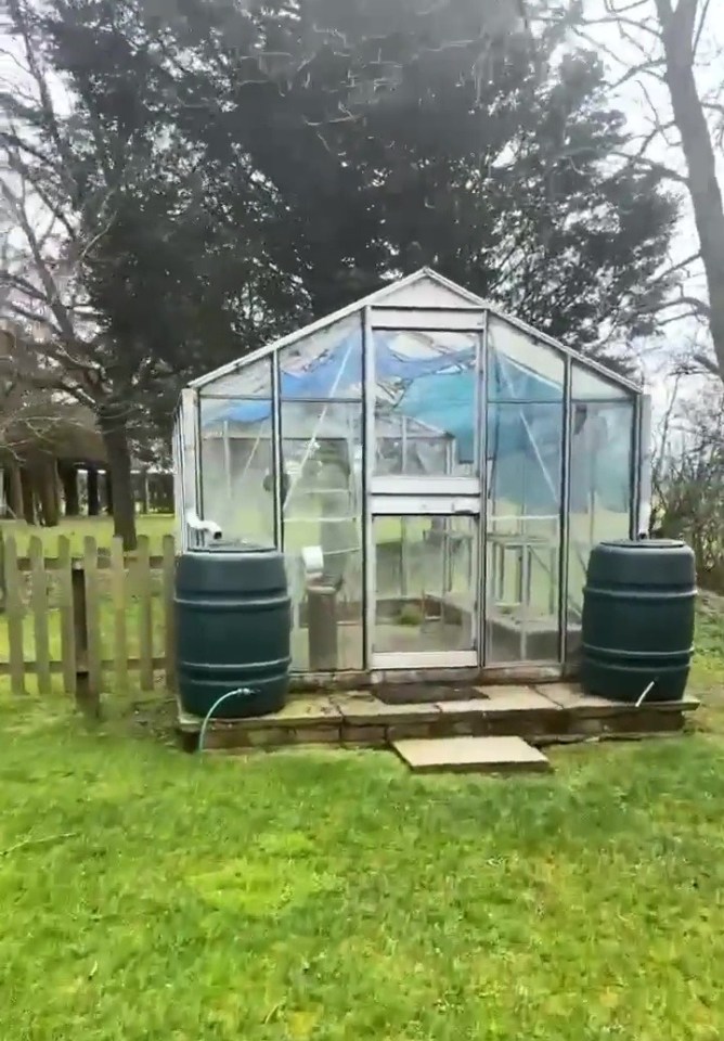 The star has her own greenhouse