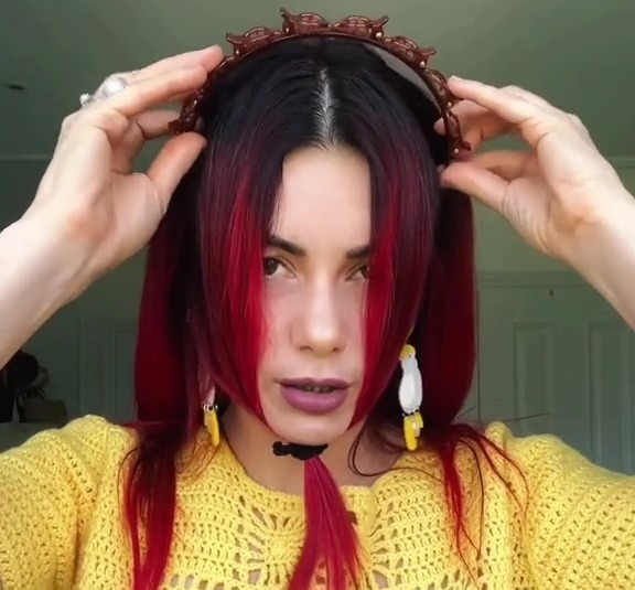 She bought this clip hairband from Amazon to give a go