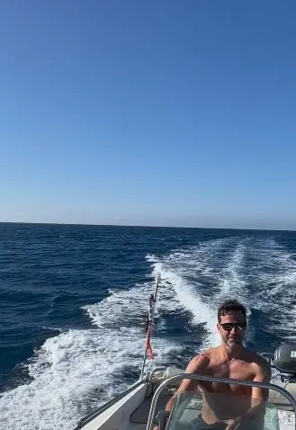 Fans swooned over Gethin Jones whilst he enjoyed his holiday