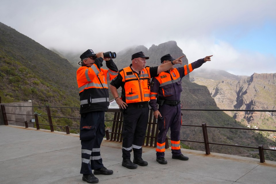 Firefighters, mountain rescue, cops and volunteers are up in the mountains looking for Jay