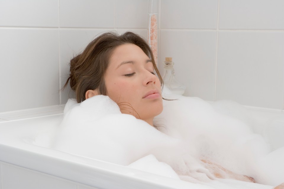 An expert says a hot bath can help