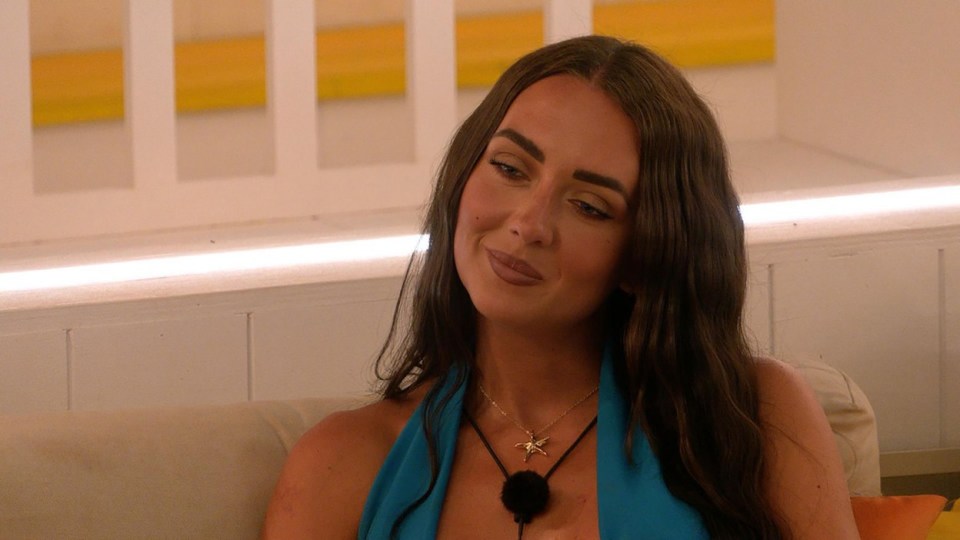 Love Island fans have branded jess a 'villain'