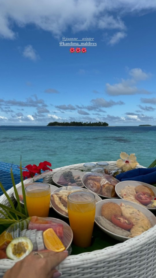 She also showed off their floating breakfast tray