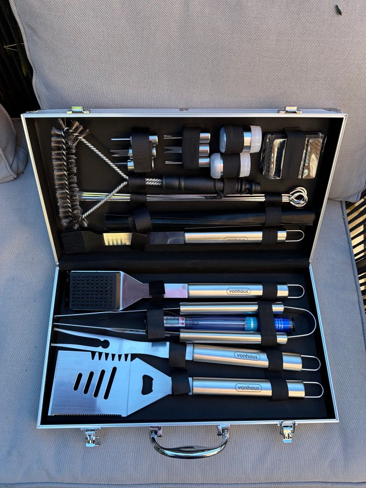 This is a 25 piece BBQ tool set from Von Haus.