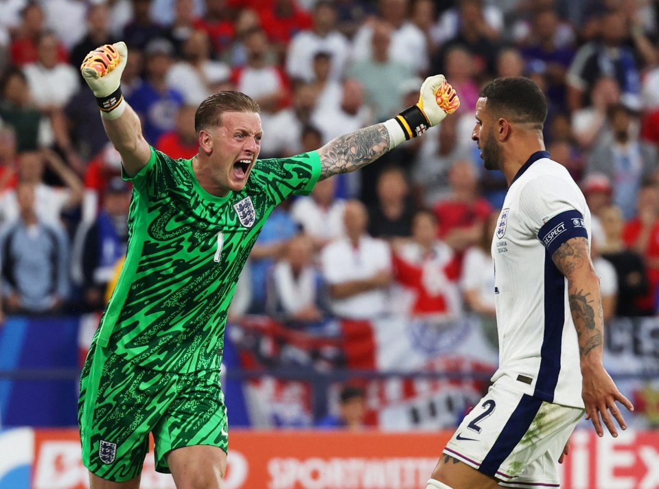 Pickford celebrates England's extra time win