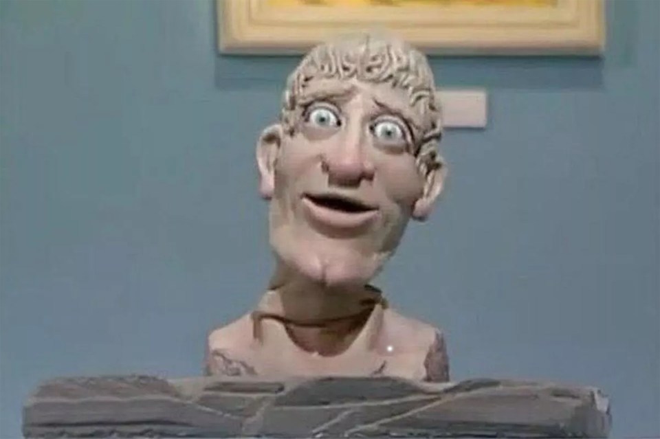 The bust bore a closer resemblance to Art Attack character The Head