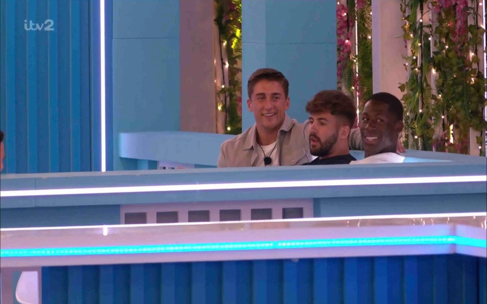 Love Island fans clocked a 'feud' between two of the boys last night