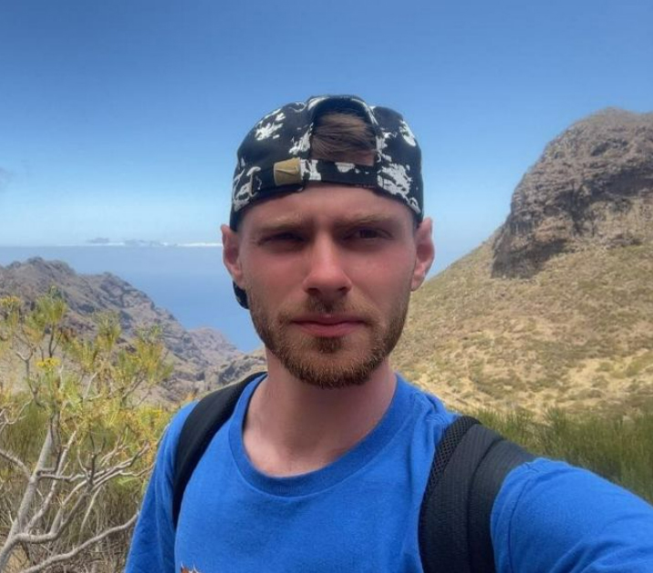 The 29-year-old joined the search for Jay in Tenerife