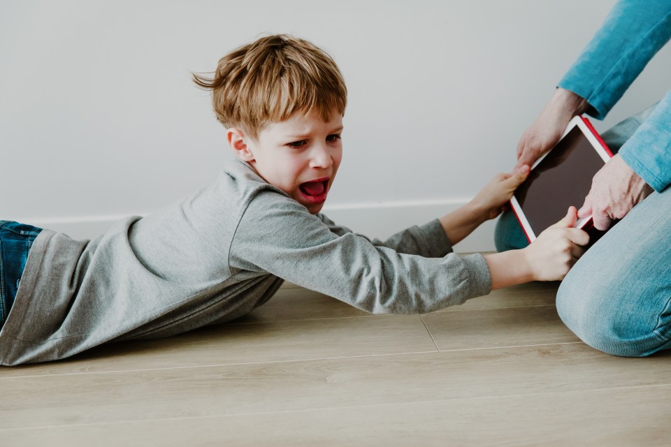 Giving kids a 'digital dummy' makes their behaviour worse in the long-term