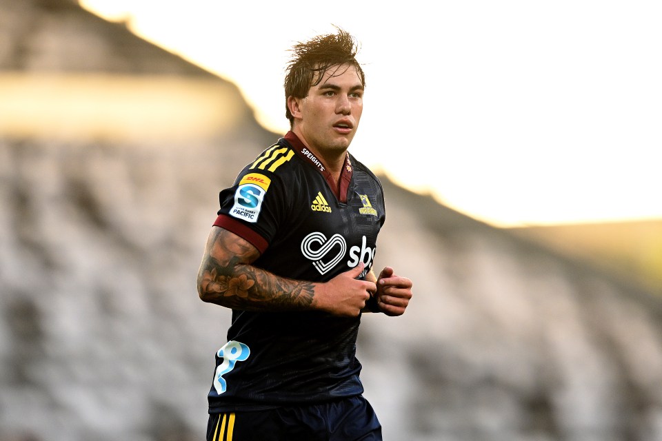 DUNEDIN, NEW ZEALAND - FEBRUARY 25: Connor Garden-Bachop of the Highlanders looks on during the round one Super Rugby Pacific match between Highlanders and Blues at Forsyth Barr Stadium, on February 25, 2023, in Dunedin, New Zealand. (Photo by Joe Allison/Getty Images)