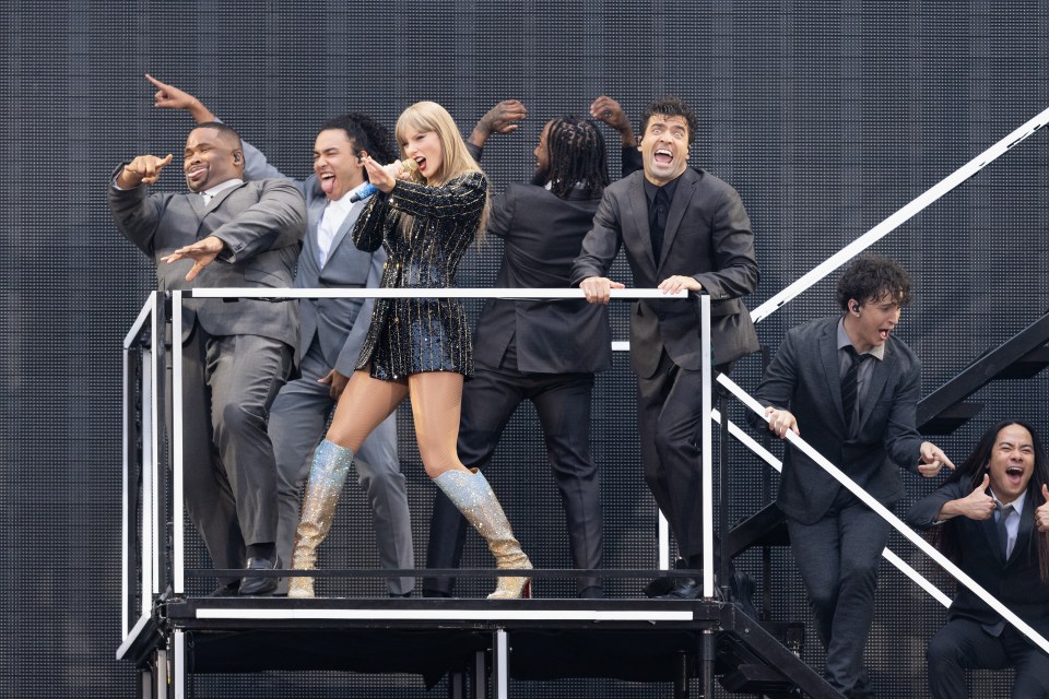 Taylor performed numerous costume changes during the show in London