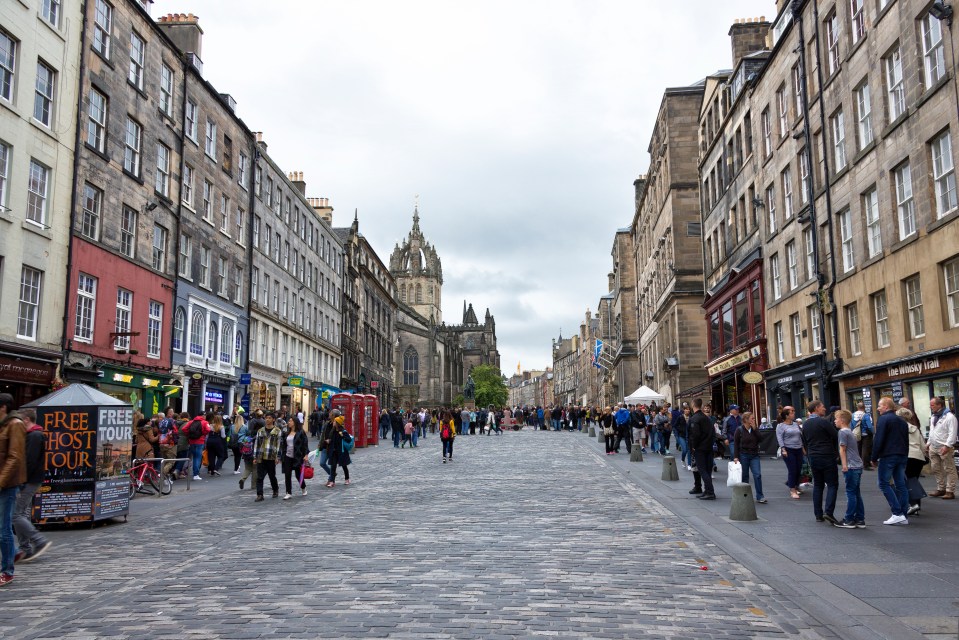 The famous Royal Mile with St. Giles Cathedral in the background