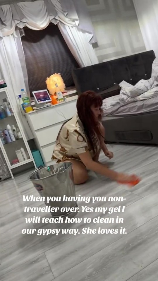 Wendy brought her non-traveller friend over to clean her room and show the proper way to celan