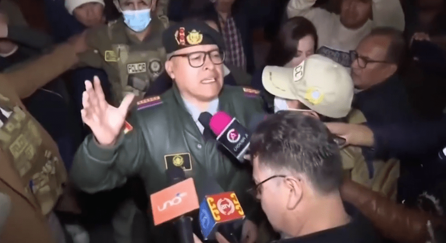 General Juan José Zúñiga spoke with reporters shortly before being arrested