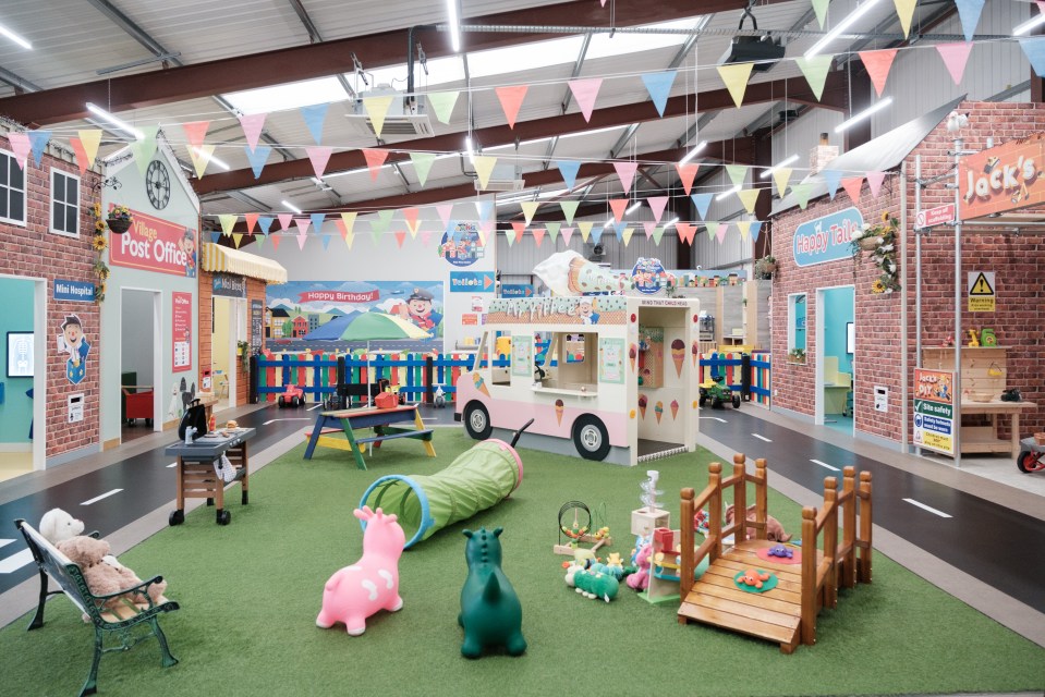 An indoor soft play attraction has been named the best in the UK