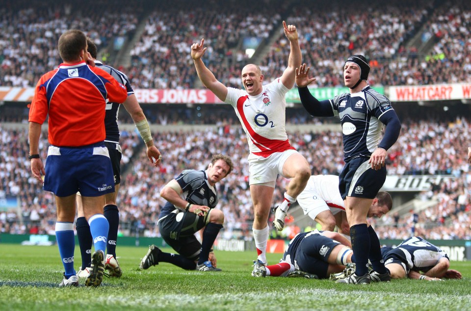 Mike Tindall celebrating a Riki Flutey try against Scotland at Twickenham in March 2008