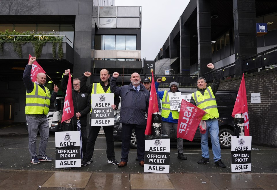 A Labour win at the General Election would lead to more working hours being lost to strikes, it is warned