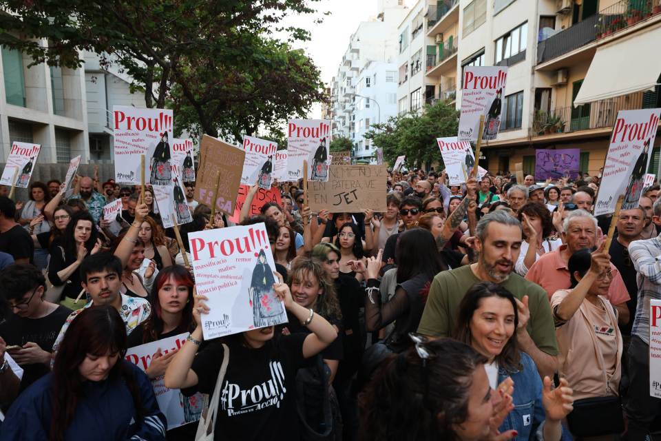 Protests continue to run rife throughout the Balearics in an effort to scare off Brits