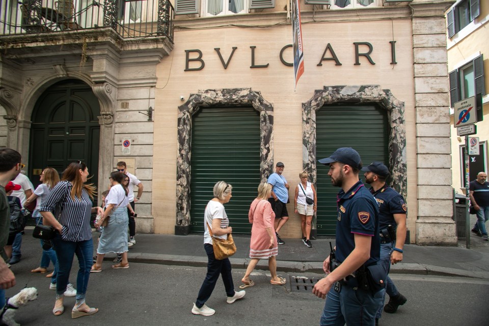 A gang of thieves stole at least half a million Euros (£400,000) worth of luxury goods from a Bulgari store in Rome