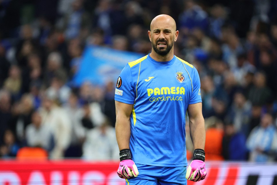 Pepe Reina has joined Como after leaving Villarreal this summer