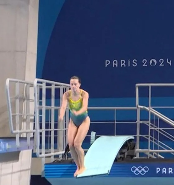 She still managed to complete the dive