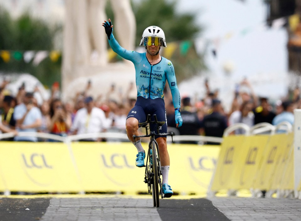 Spectators roared home the Astana Qazaqstan Team’s most famous rider