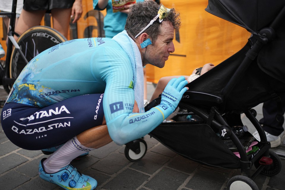 Cavendish relaxed with his kids afterwards and now might have more family time