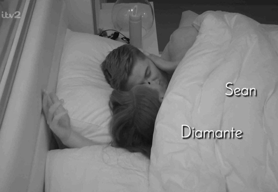 Diamante and Sean kissed in bed