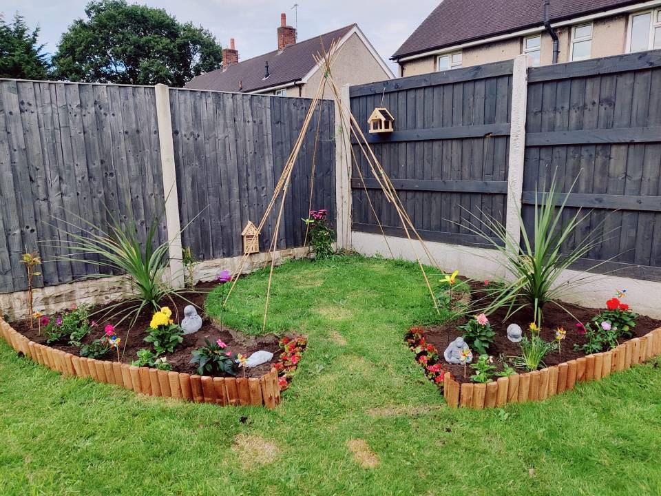 It cost her just £6.43 to build the "sweet pea teepee" - and a little more for the decorative flower beds