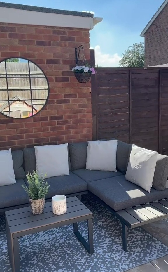 Shannon Tomkins explained that she uses a £1.15 Asda buy to get her garden furniture sparkling, leaving many very impressed