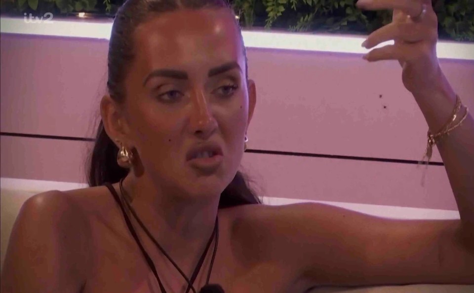 Love Island's Jess doesn't hold back when she spots one of the girls getting close to her love interest