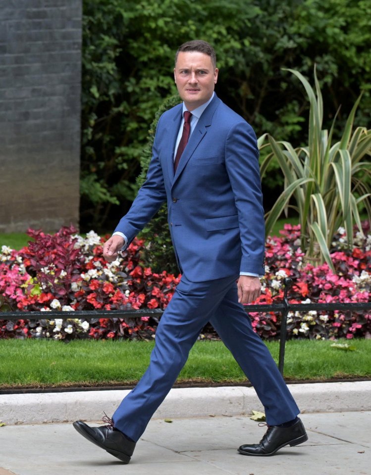 Health Secretary Wes Streeting arrives at Downing Street as Sir Keir Starmer confirms his cabinet