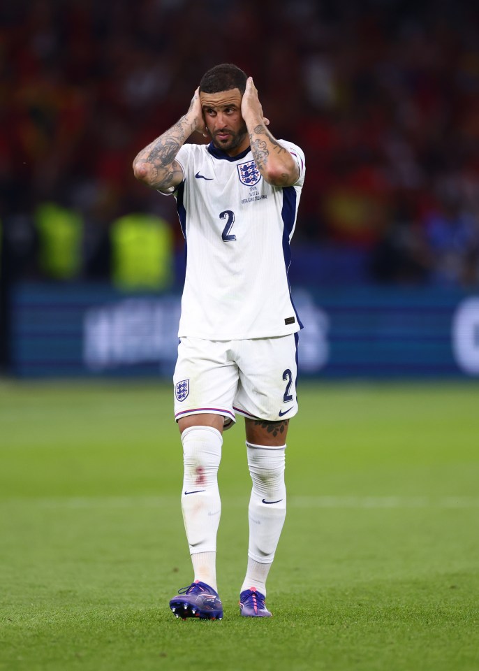 a soccer player with the number 2 on his jersey