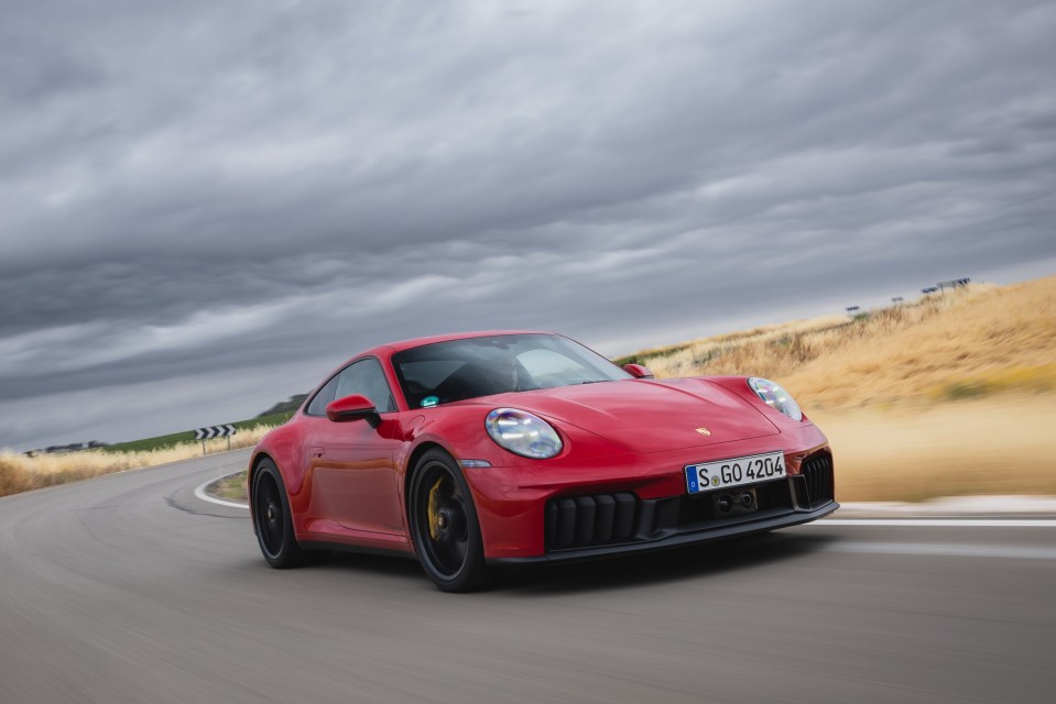 This Porsche 911 hybrid is heroically fast when you bury your foot in the carpet