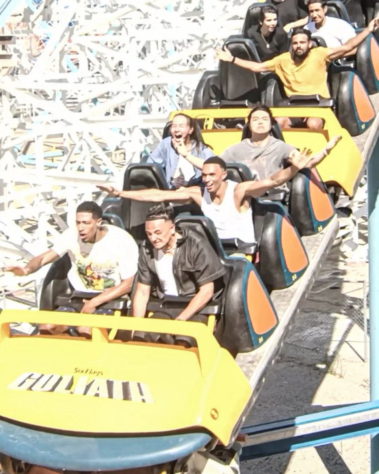 The pair were pictured on a rollercoaster together