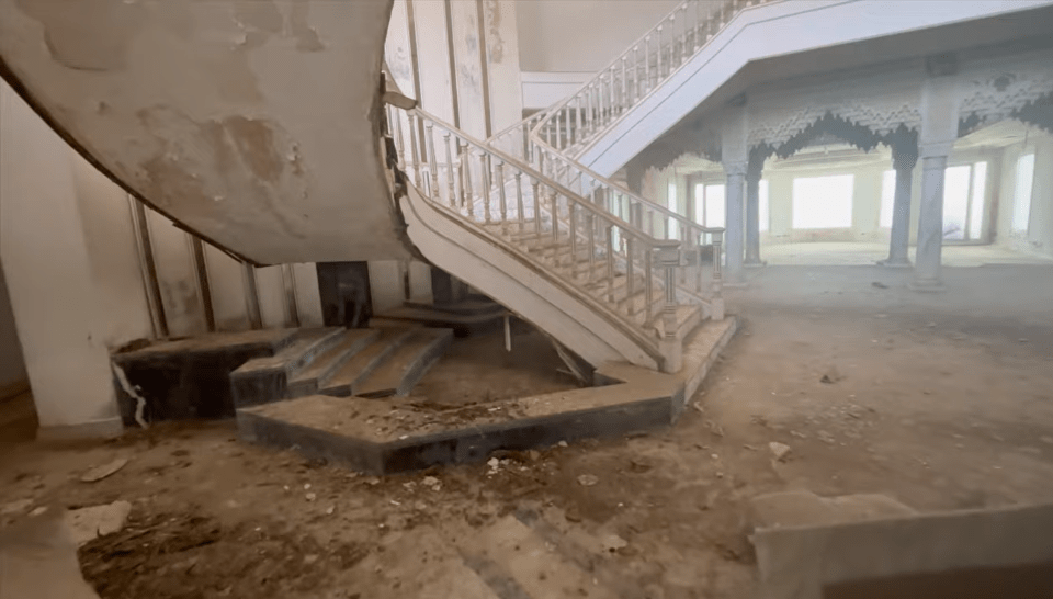 A side view of the deteriorating marble stairs