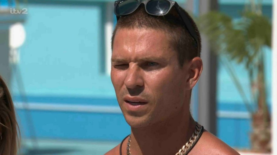 Fans think they've worked out the real reason for Joey's attitude last night