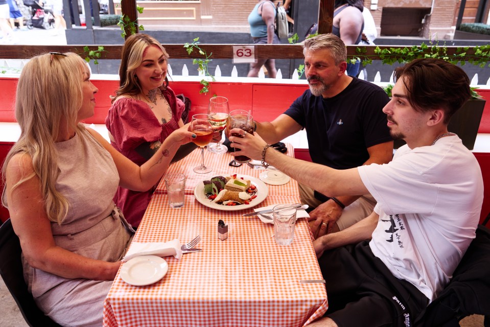 Lisa, Ashlee, Andrew and Xander return to a restaurant in Little Italy to mark Saffie’s 16th birthday