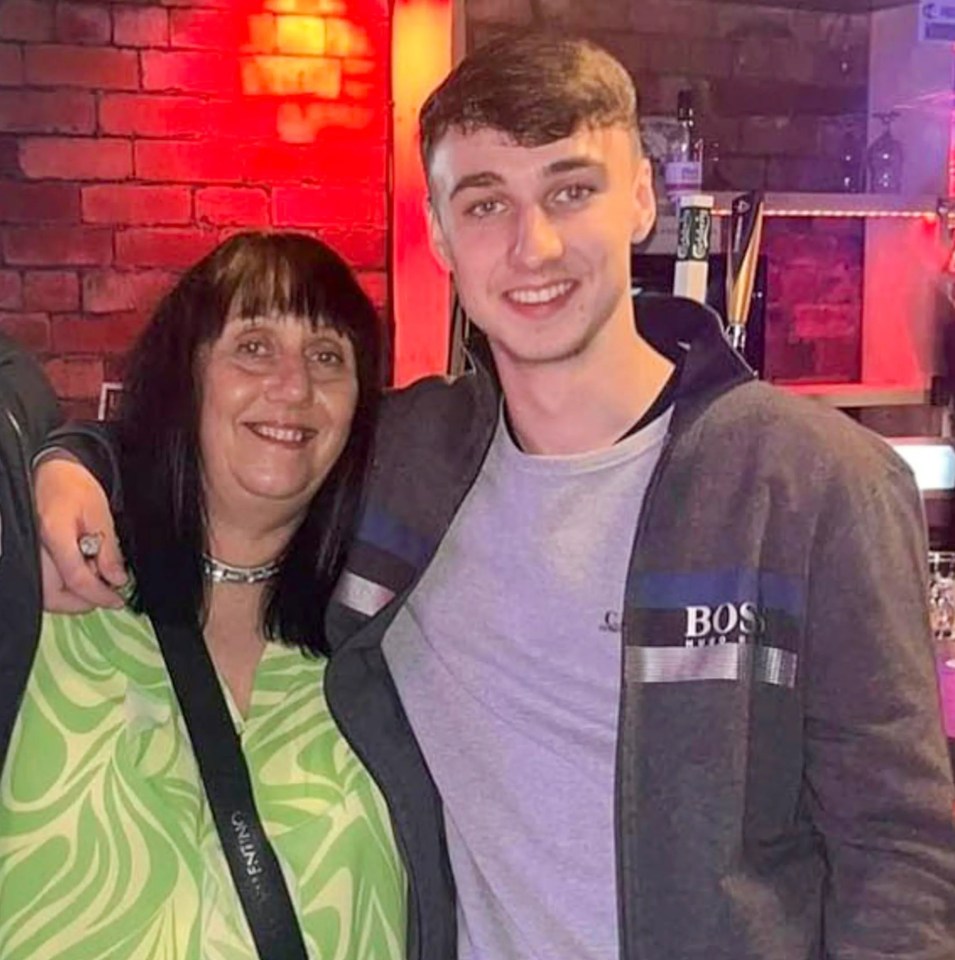 Brit teen Jay Slater, who vanished in Tenerife on June 17, pictured with mum Debbie