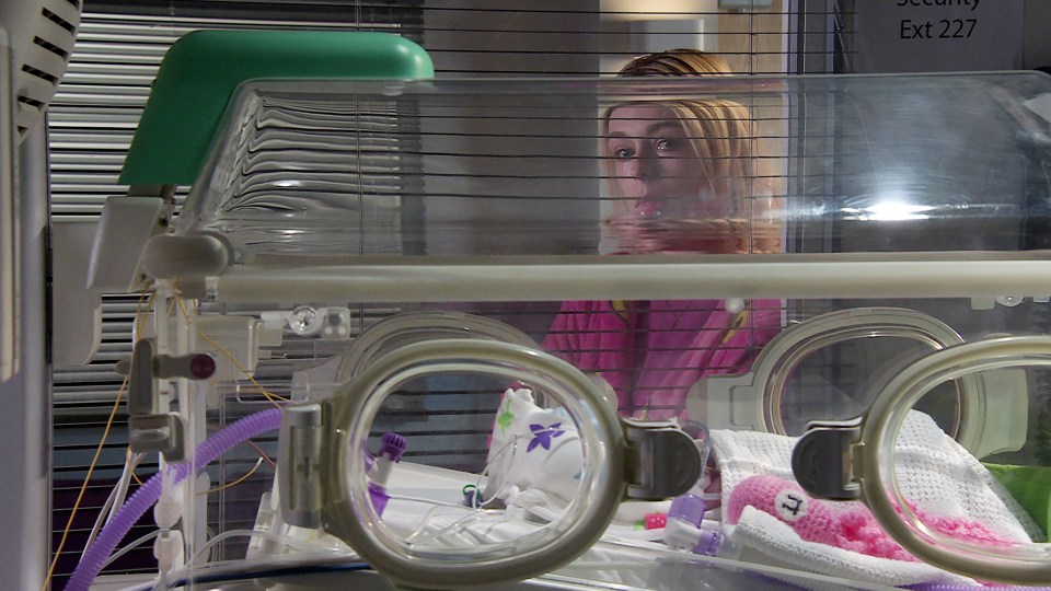 Will Lauren's newborn be able to pull through?