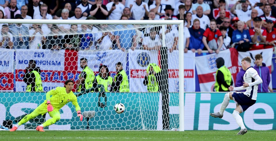 Cole Palmer scored England’s first penalty with a calm finish