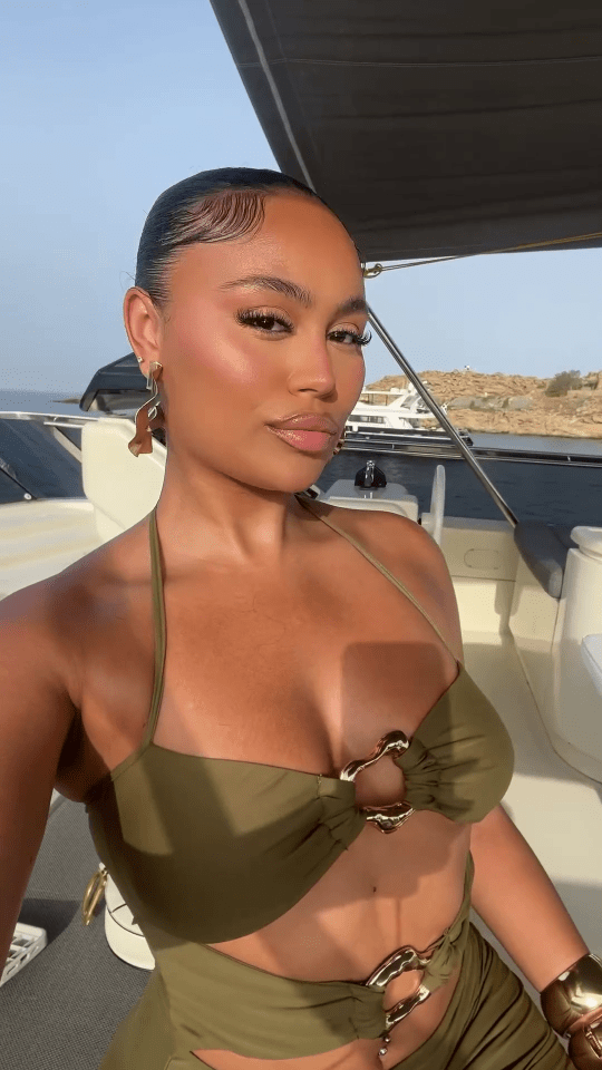 Ella Thomas looked sensational as she spent the day on a boat