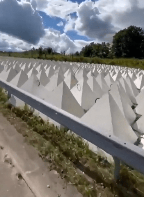 A new video shows a series of "Dragon's Teeth" barriers installed in Latvia.