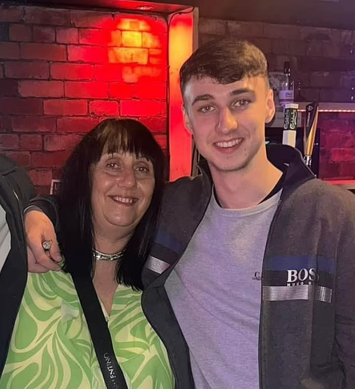 Jay Slater pictured with his mum Debbie Duncan