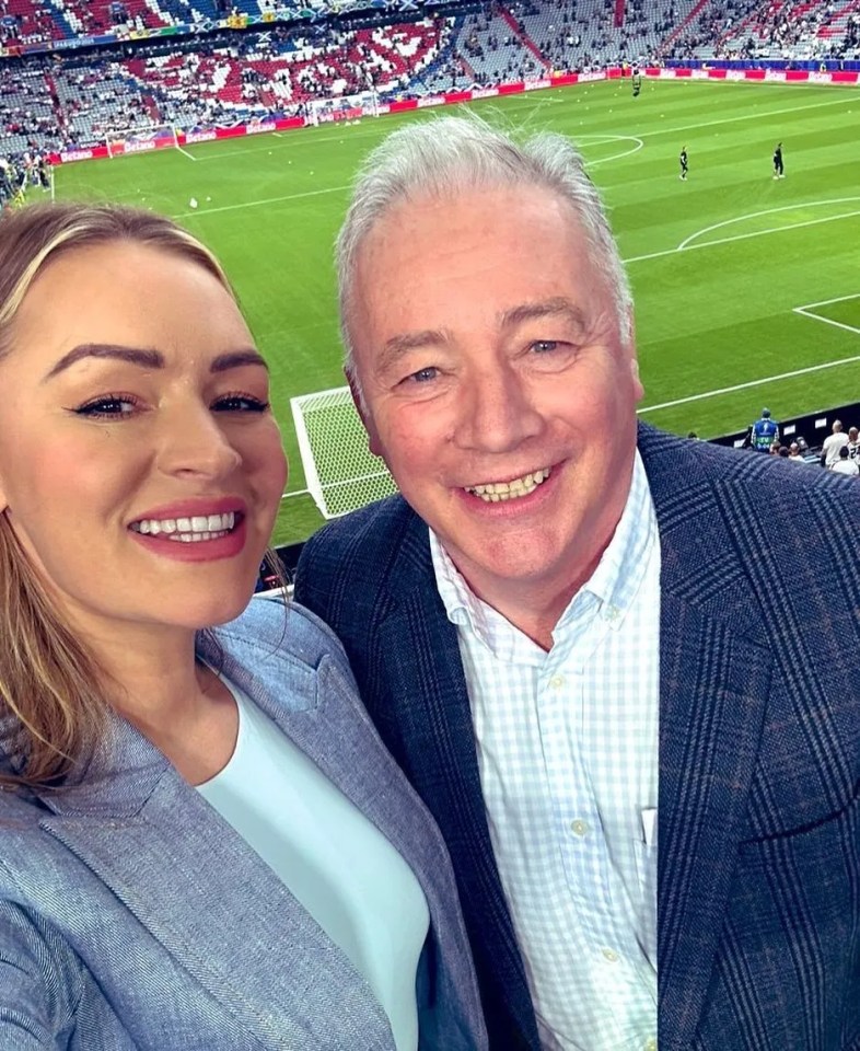 Laura hid her stomach in a selfie with Ally McCoist