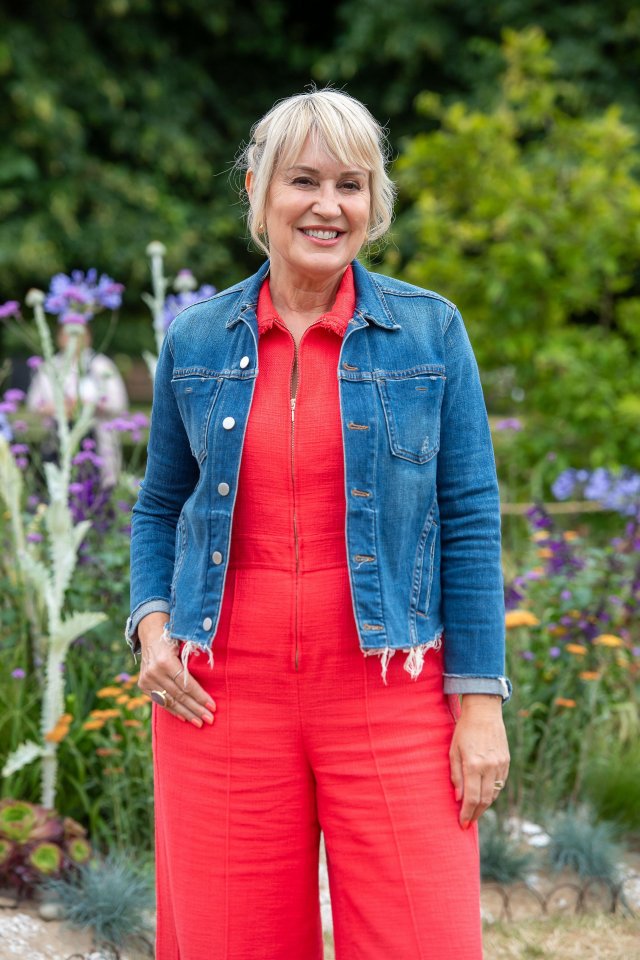 Television presenter Nikki Chapman will represent the Escape To The Country team in the celebrity Bargain Hunt special.