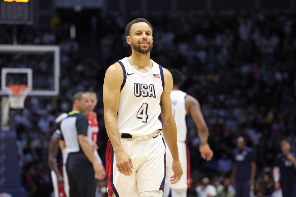 a basketball player with the number 4 on his jersey