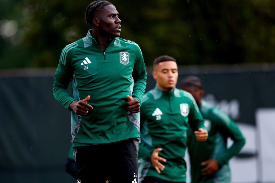 Amadou Onana has been seen wearing Jhon Duran’s shirt number at Aston Villa